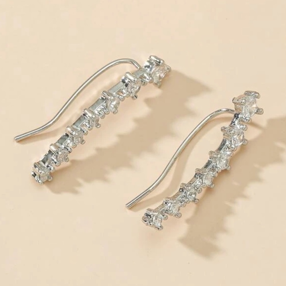 New elegant simple stud earrings - Picture 3 of 3